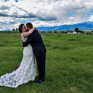 Meet your Posher, Levi